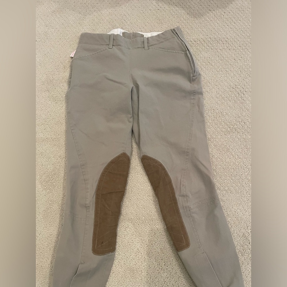 Tailored Sportsman riding breeches. Style 1965. Light tan. Side zip.